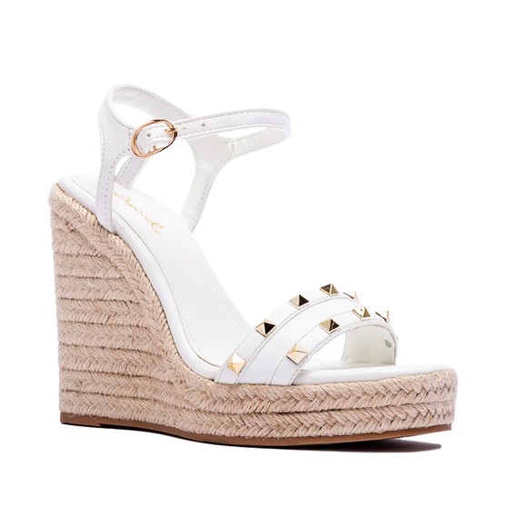 Qupid White and Gold Wedges - Picture 1 of 4
